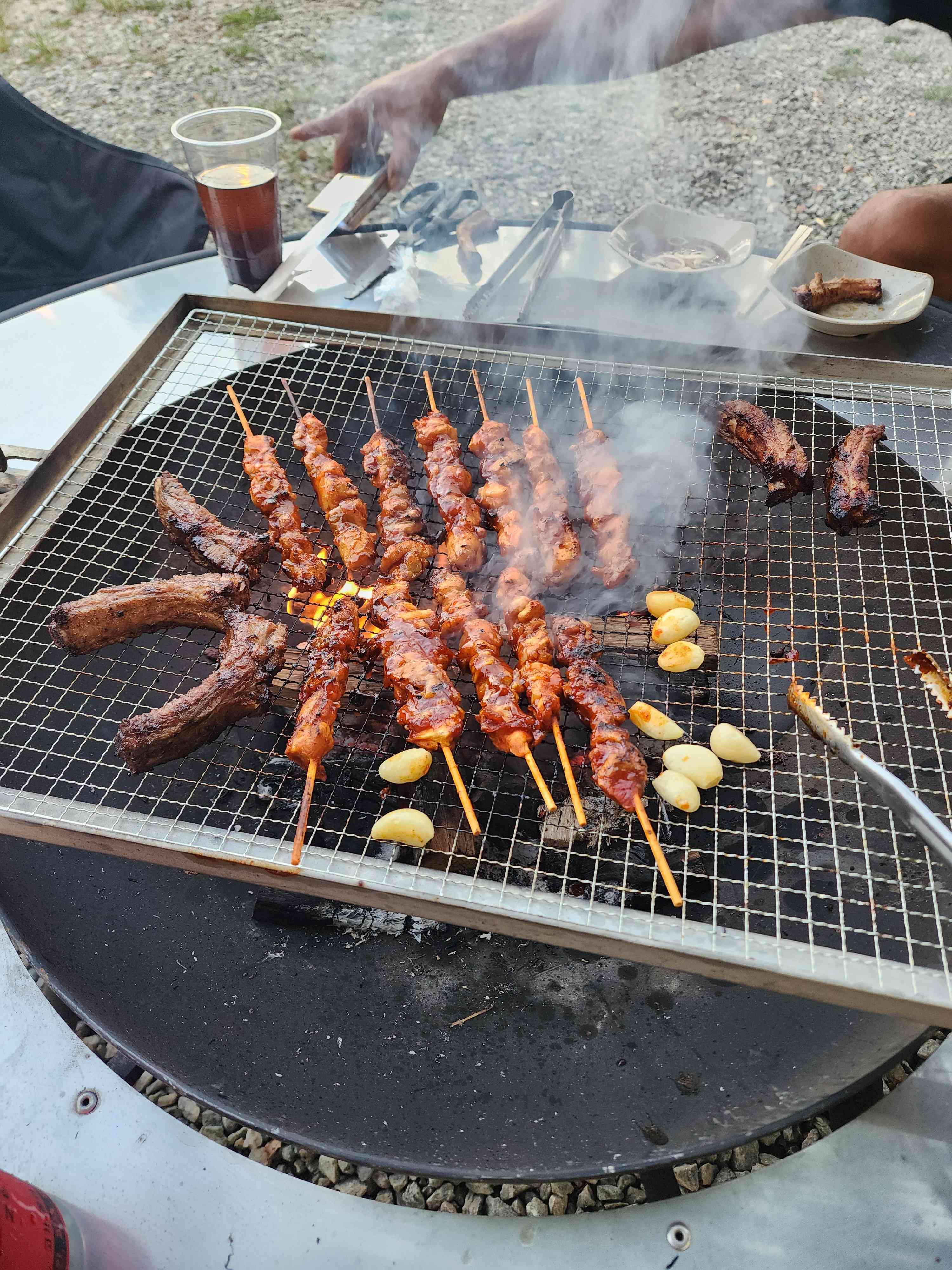 빨간집 정육식당&글램핑 전경