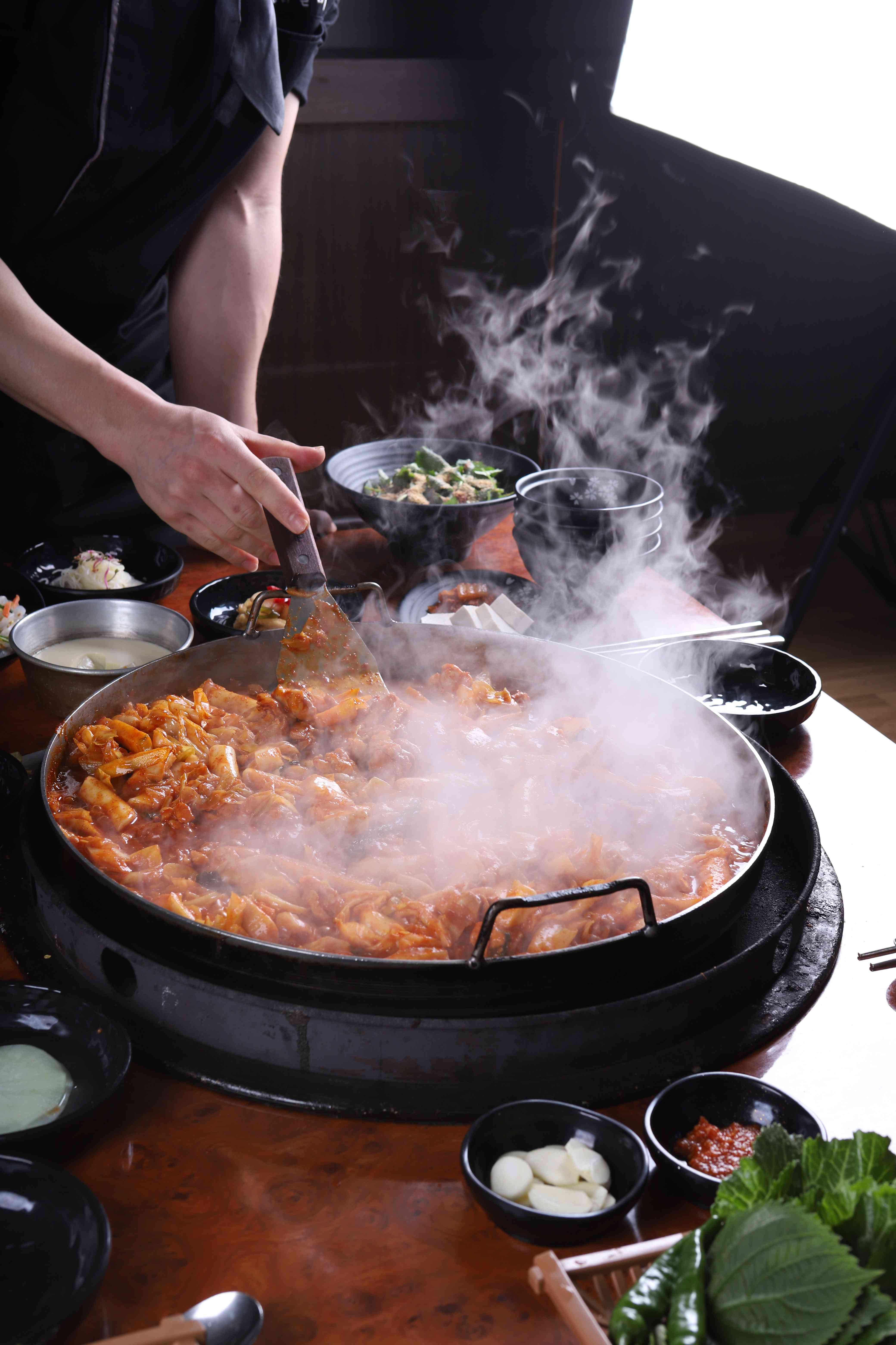 다연닭갈비 금호본점 내부