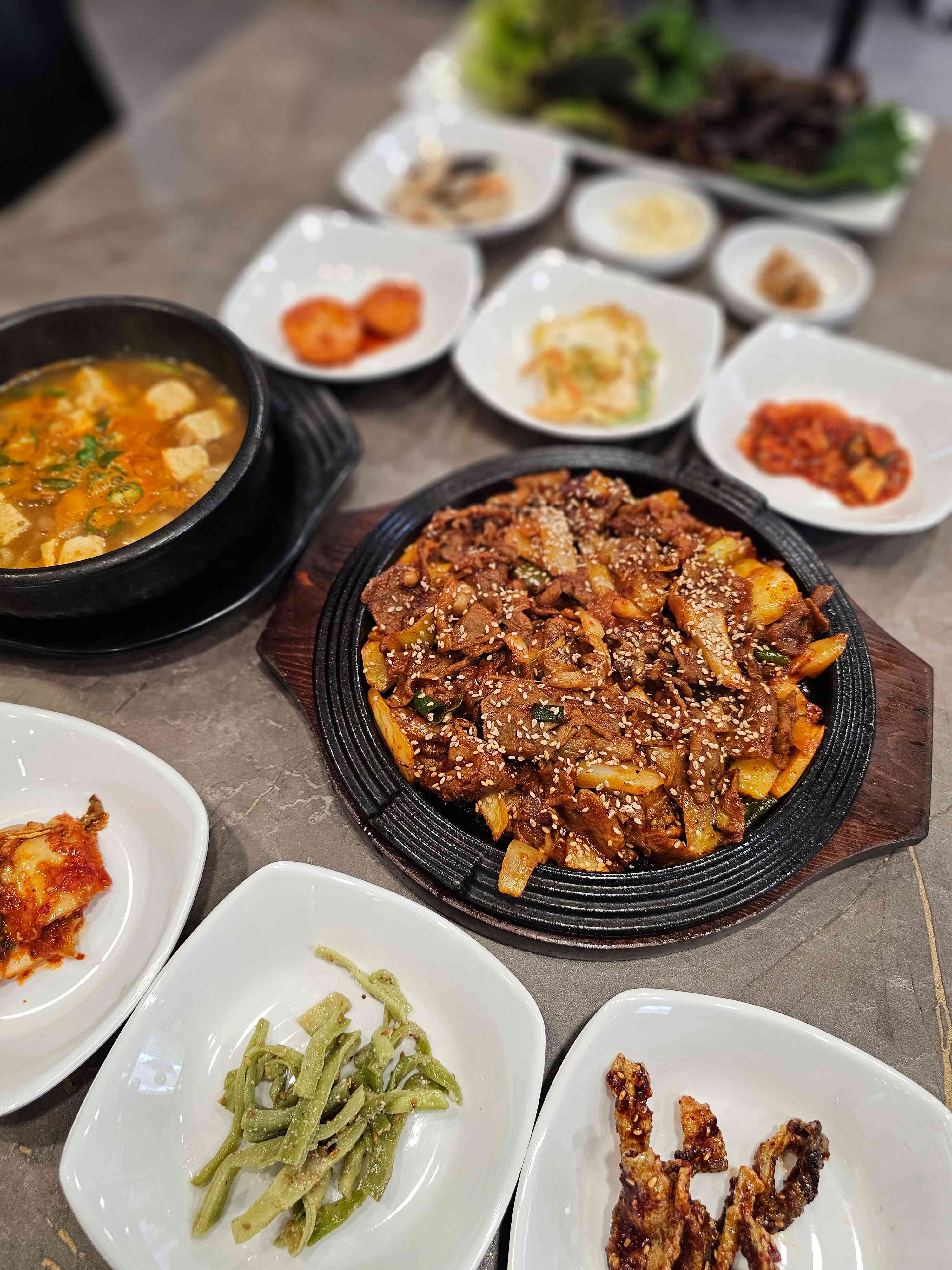 행복당 한정식 내부
