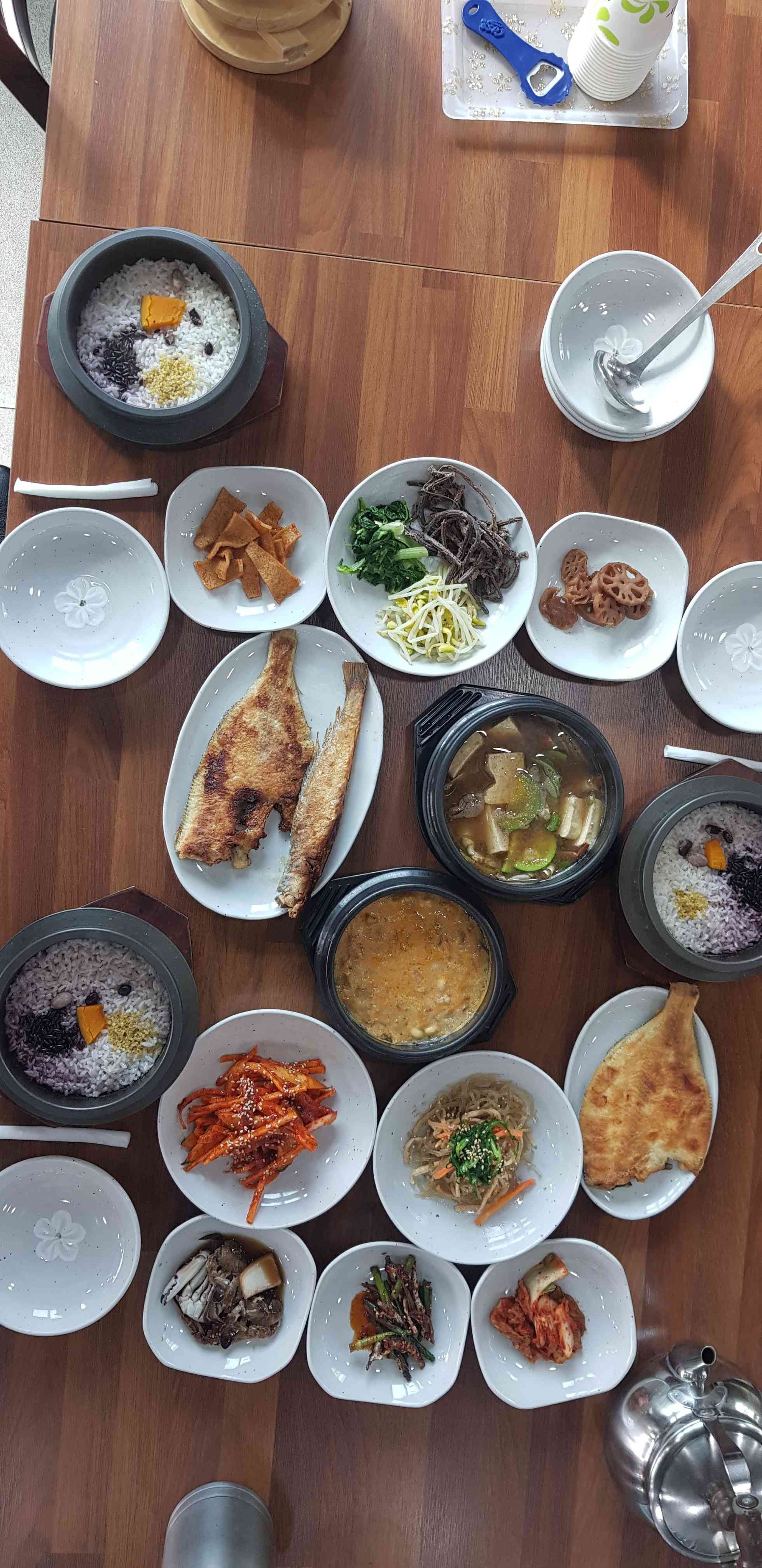 향촌애서돌솥밥 대표 메뉴