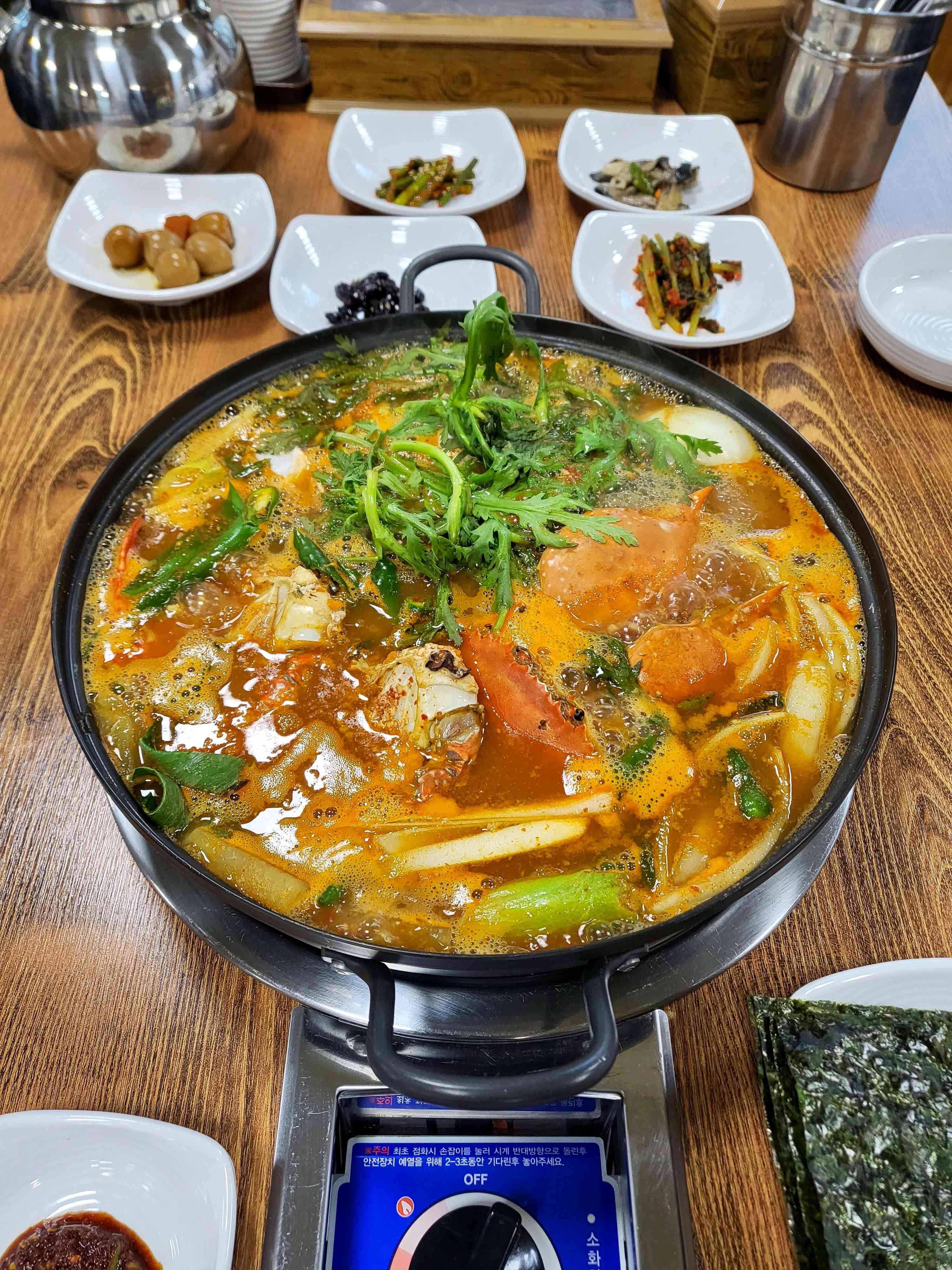 그집백반 전경