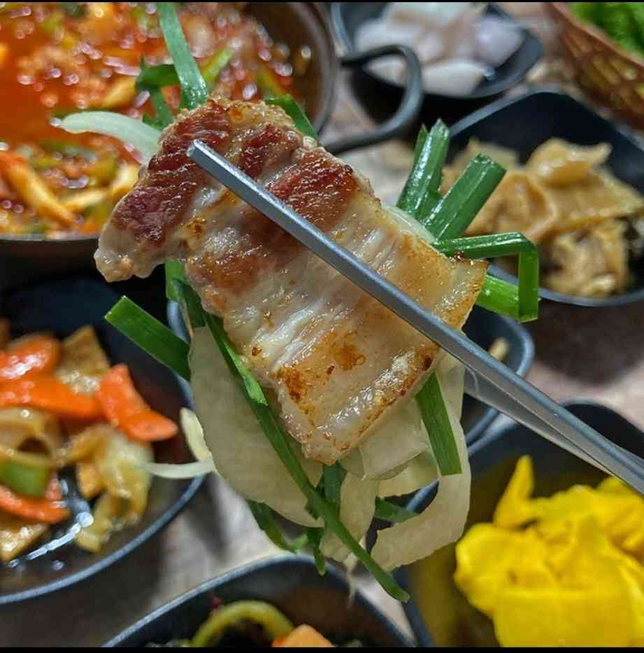 보명식육식당 내부